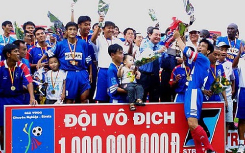 Bóng đá TP.HCM bị… bóng đè!
